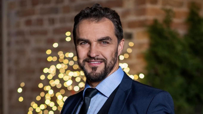 Hangoló Dolhai Attilával és a Vörösmarty Színház művészeivel - Jegyek itt!