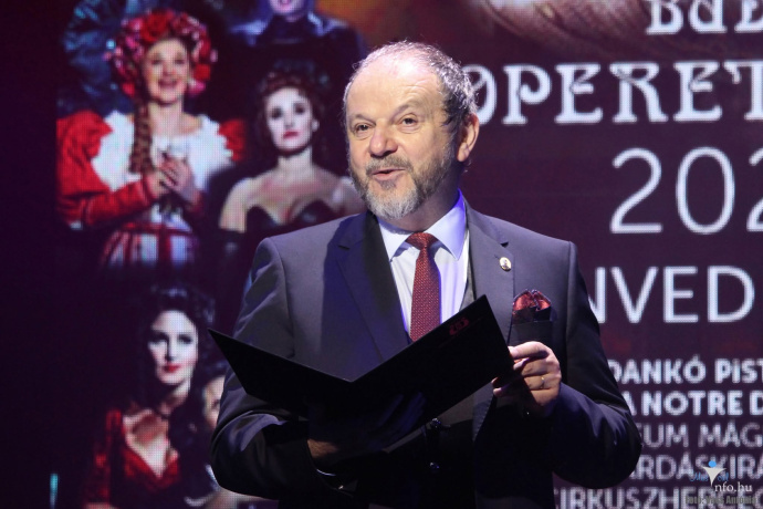 Mentesítik a munkavégzés alól Kiss-B. Attila főigazgatót az Operettben induló vizsgálat idejére