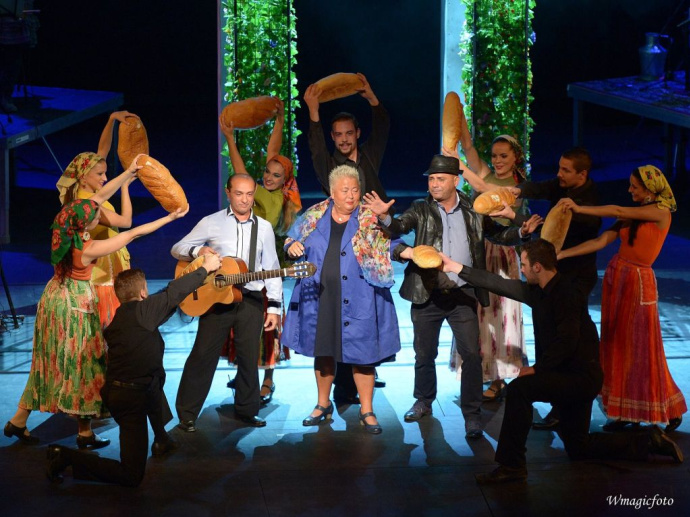 SOMNAKAJ - Gypsy musical Budapesten!